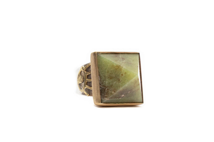 Anillo Ojo Jade Piramide