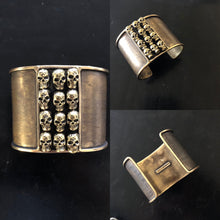 Brazalete 12 Calaveras